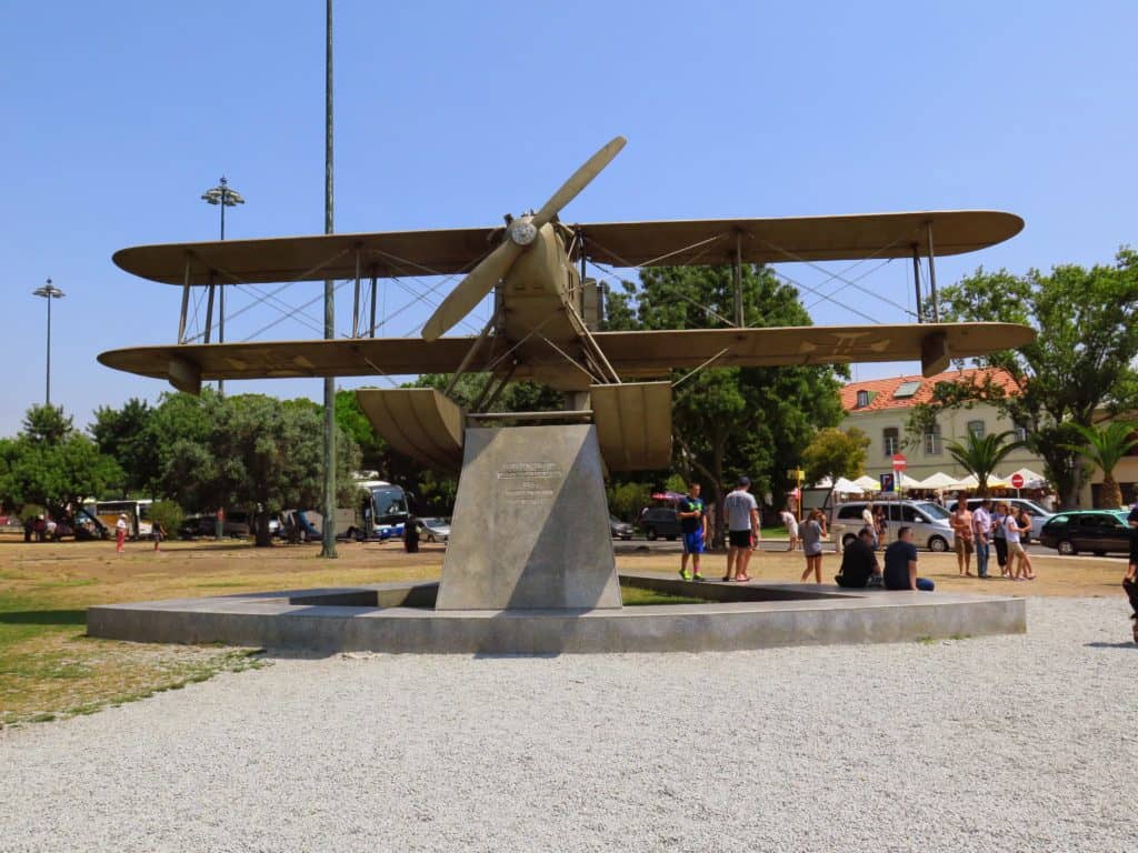 Monumento da primeira travessia aérea do Atlântico Sul.